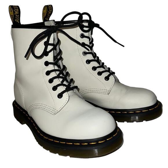 Dr Martens 1460 White Smooth Leather Lace Up Boot W7 M6 - Picture 1 of 10